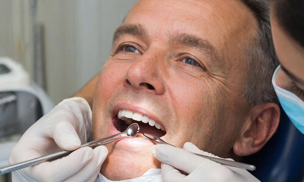 Удаление зуба: от чего зависит цена операции?